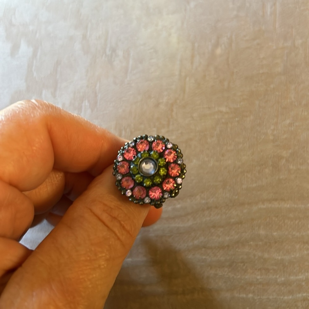 Gorgeous Sorrelli Pink Flower Ring EUC
